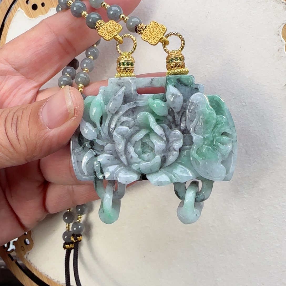 翡翠颈饰未镶嵌仿古