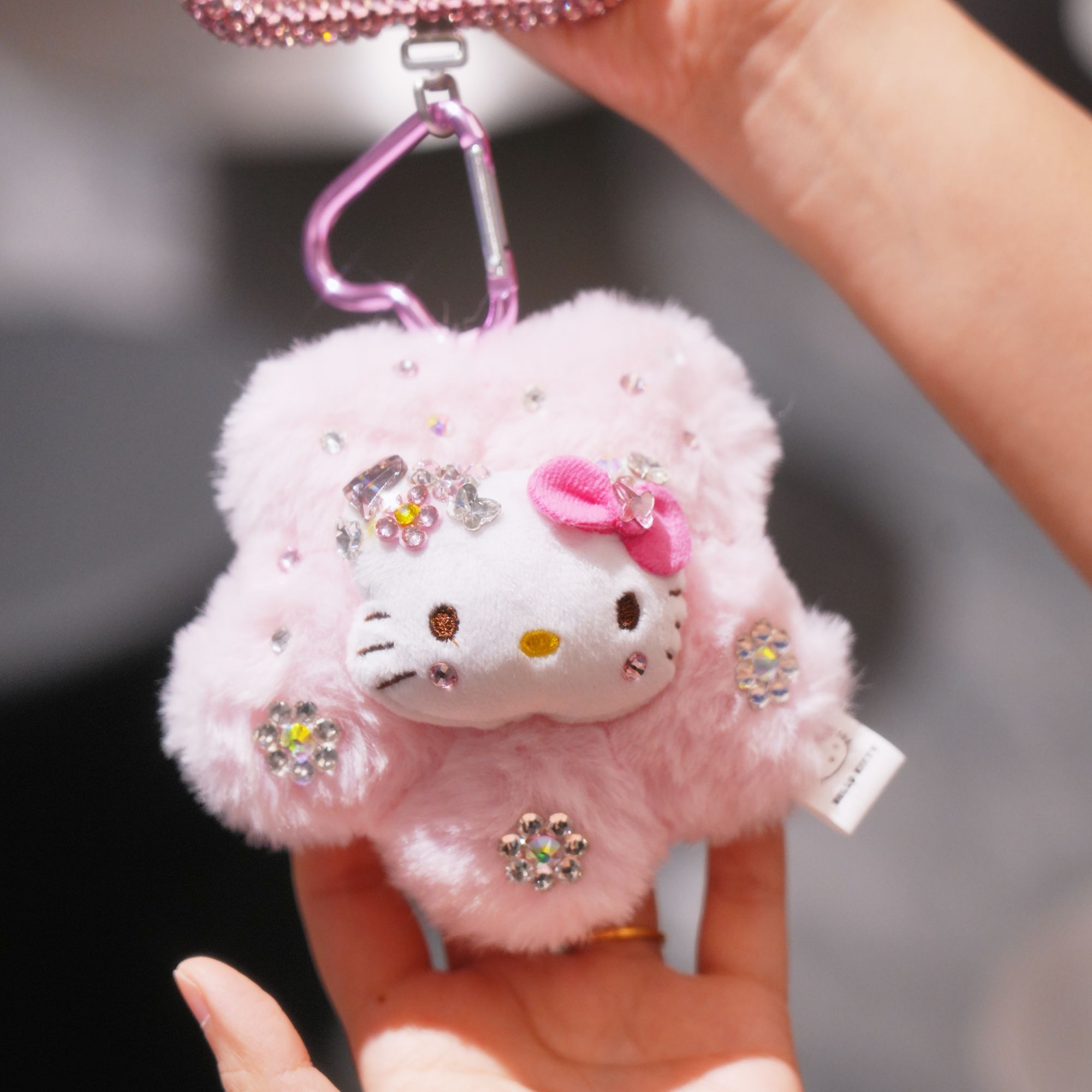 创意卡通三丽鸥毛绒手工点钻手机个性装饰挂件可爱钥匙包包短挂饰