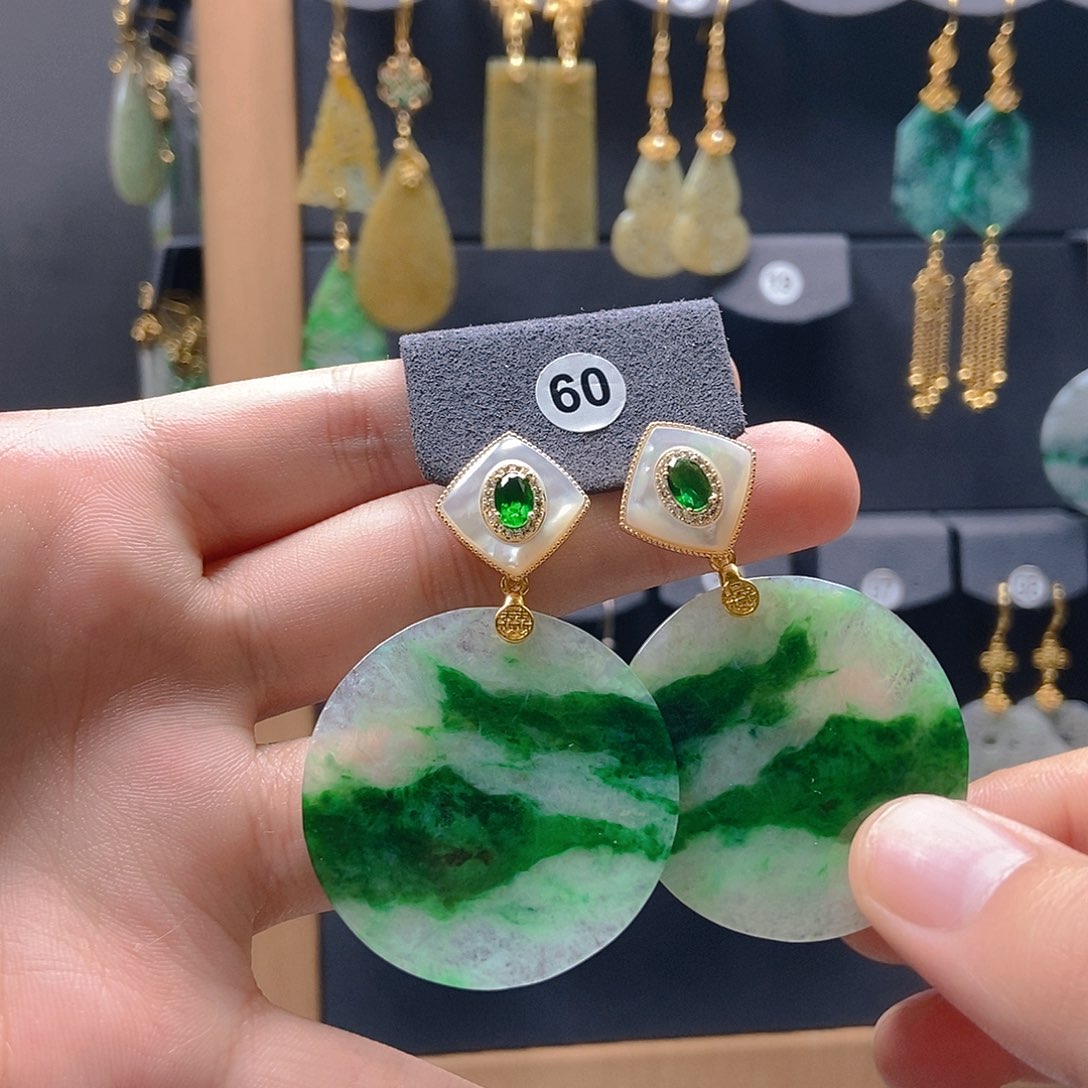 翡翠未镶嵌耳饰翡翠