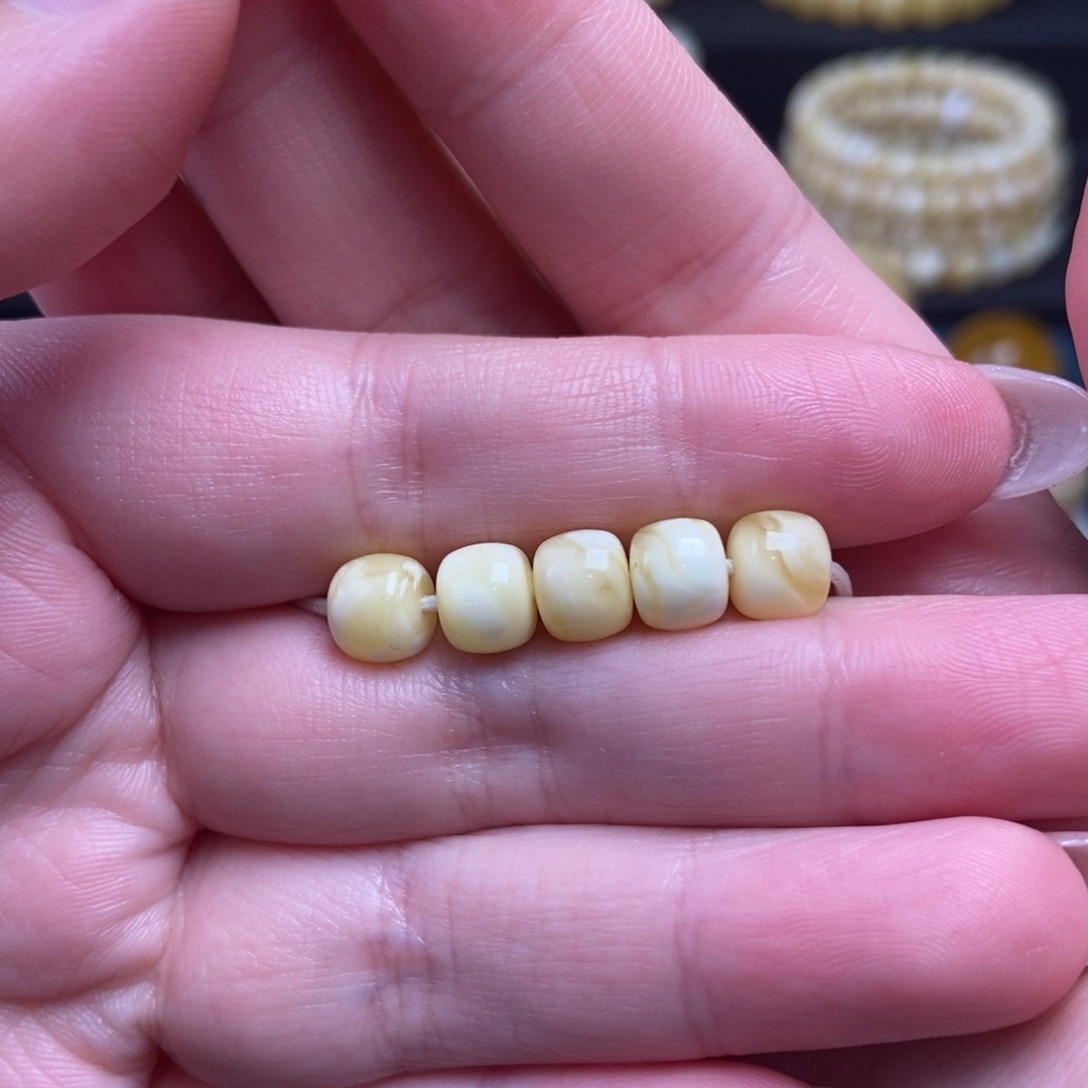 蜜蜡未镶嵌珠宝奇石卡7