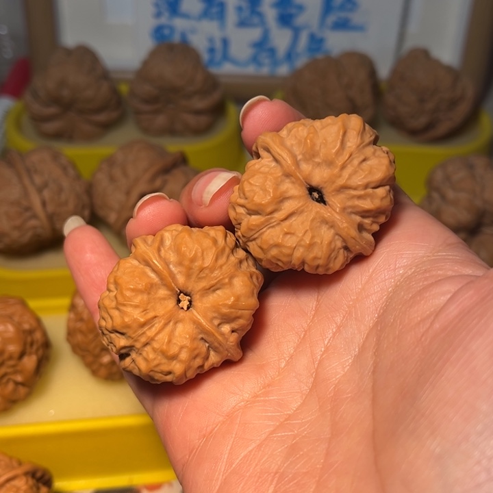 核桃有****扬蛙蛙33。。。。。。。