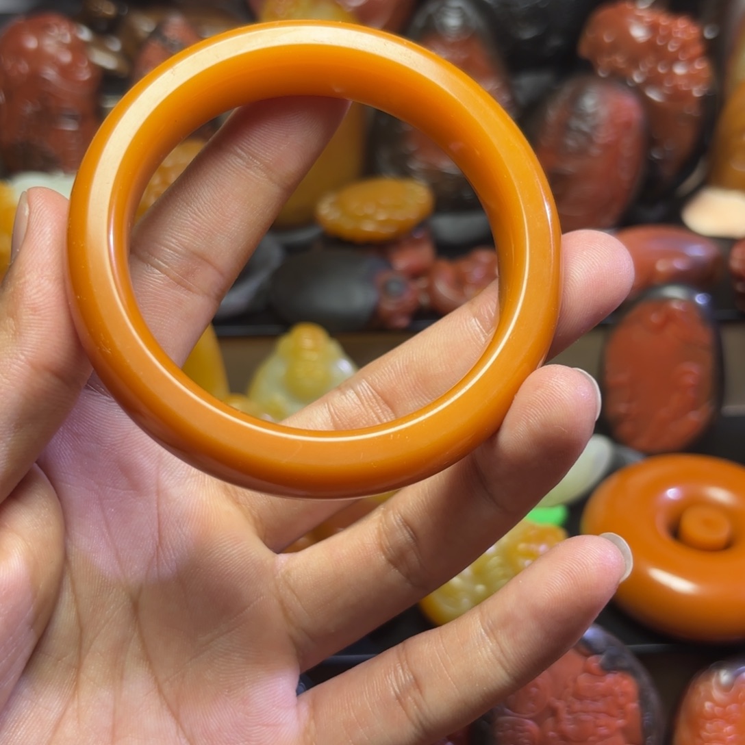 憨***生和田玉未镶嵌颈饰