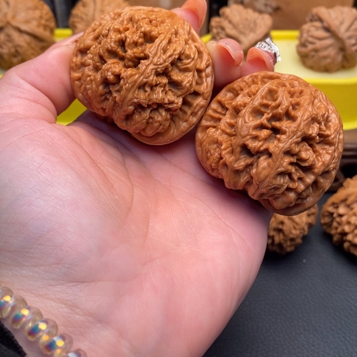 文玩核桃把件124粗筋45