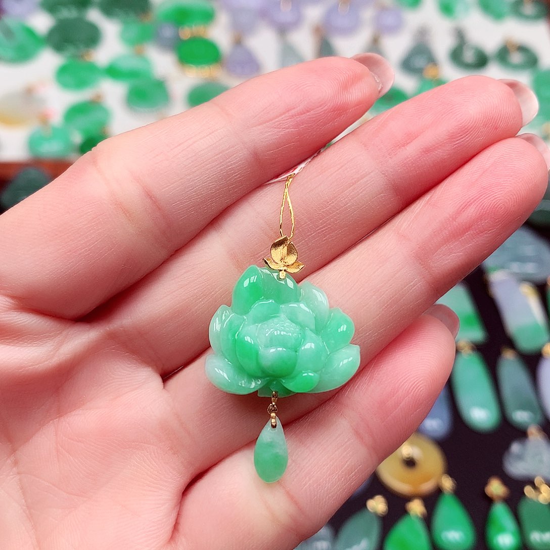 翡翠18K金镶嵌颈饰