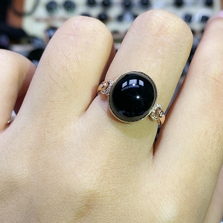 18K金镶嵌戒指翡翠