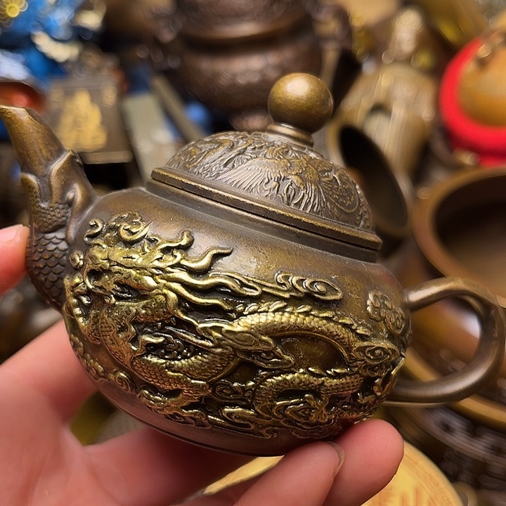 精美铜器批发档口