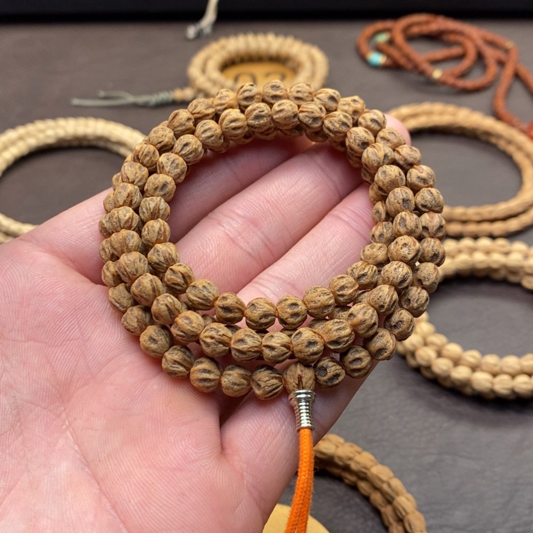 柏香籽/百香籽吊坠泸**嬢