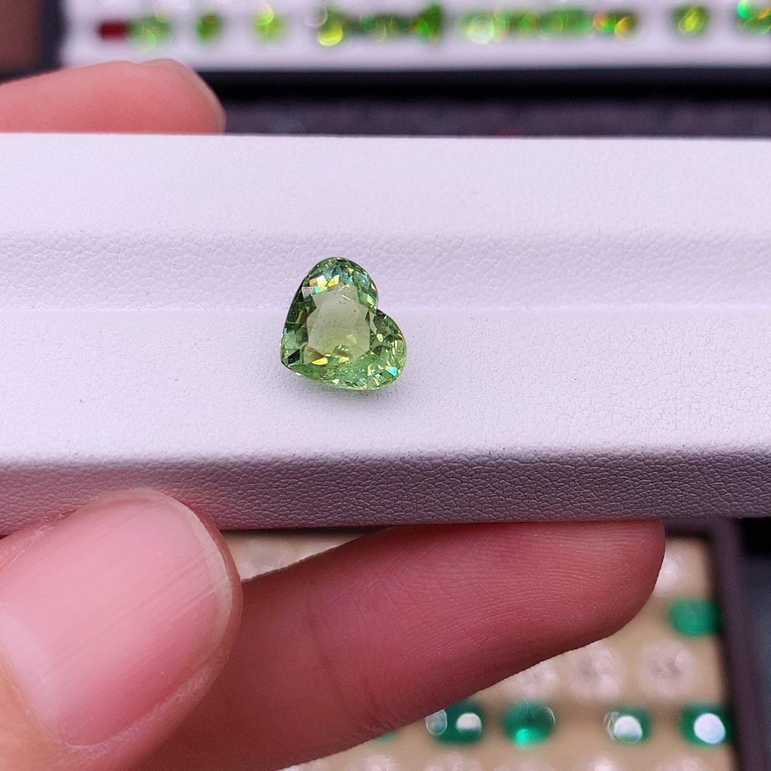 碧玺珠宝半成品未镶嵌