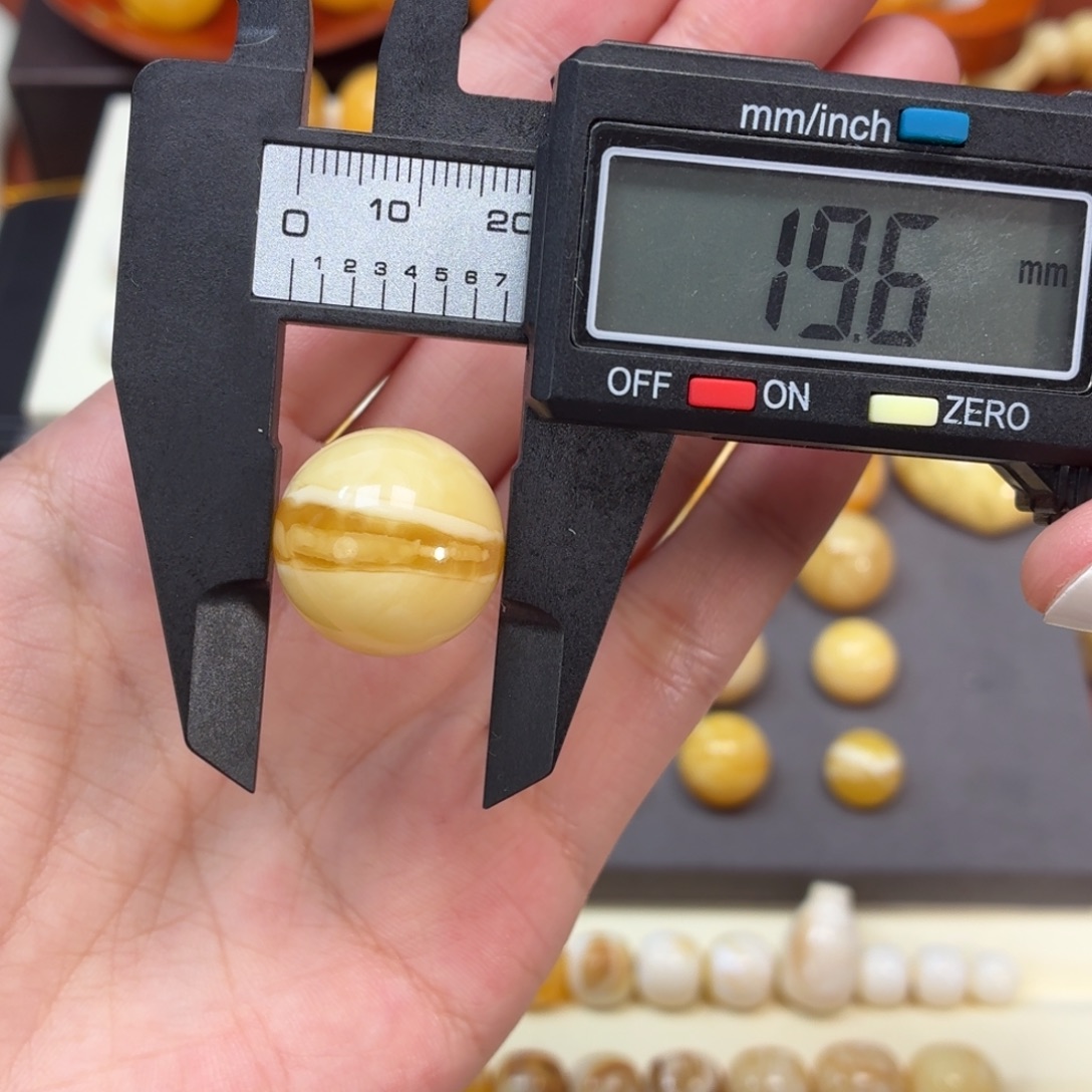琥珀未镶嵌珠宝奇石俄料一线天圆珠19.6mm