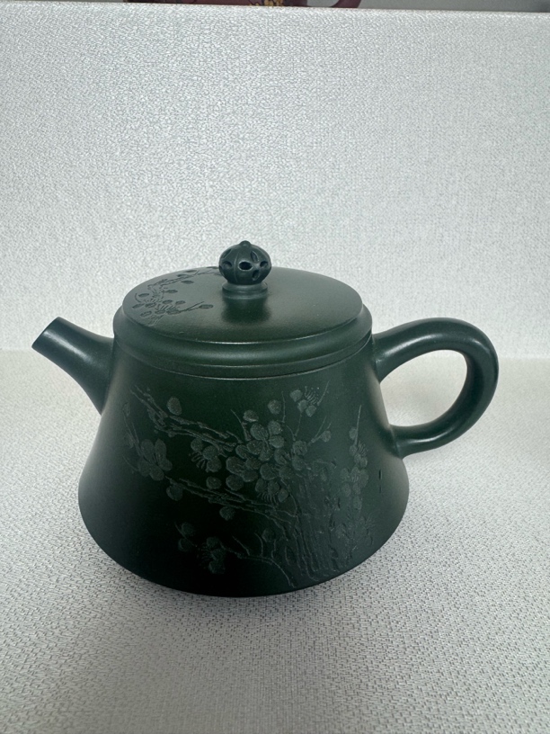 宜兴紫砂绿松石（柱砠）壶200 c c