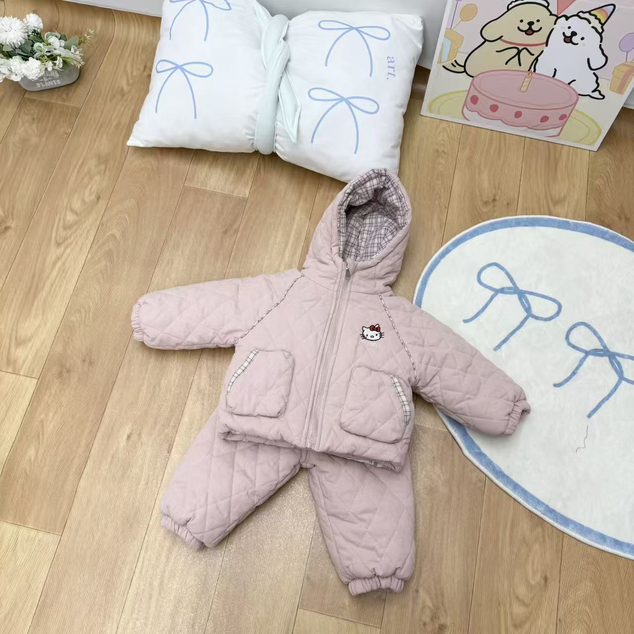 583-粉色KT家居服