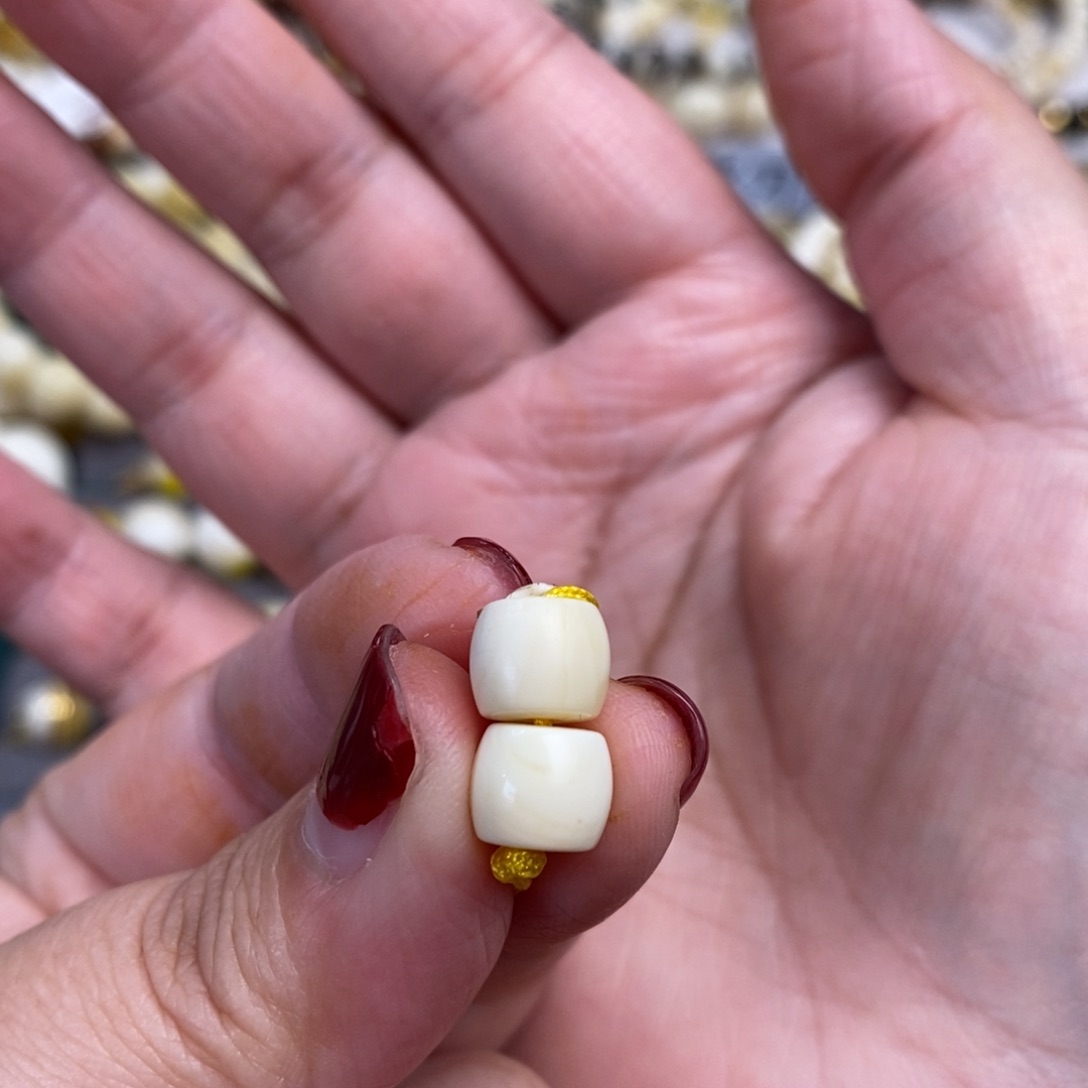 琥珀裸石未镶嵌瓷白精工直切对珠8×6.8