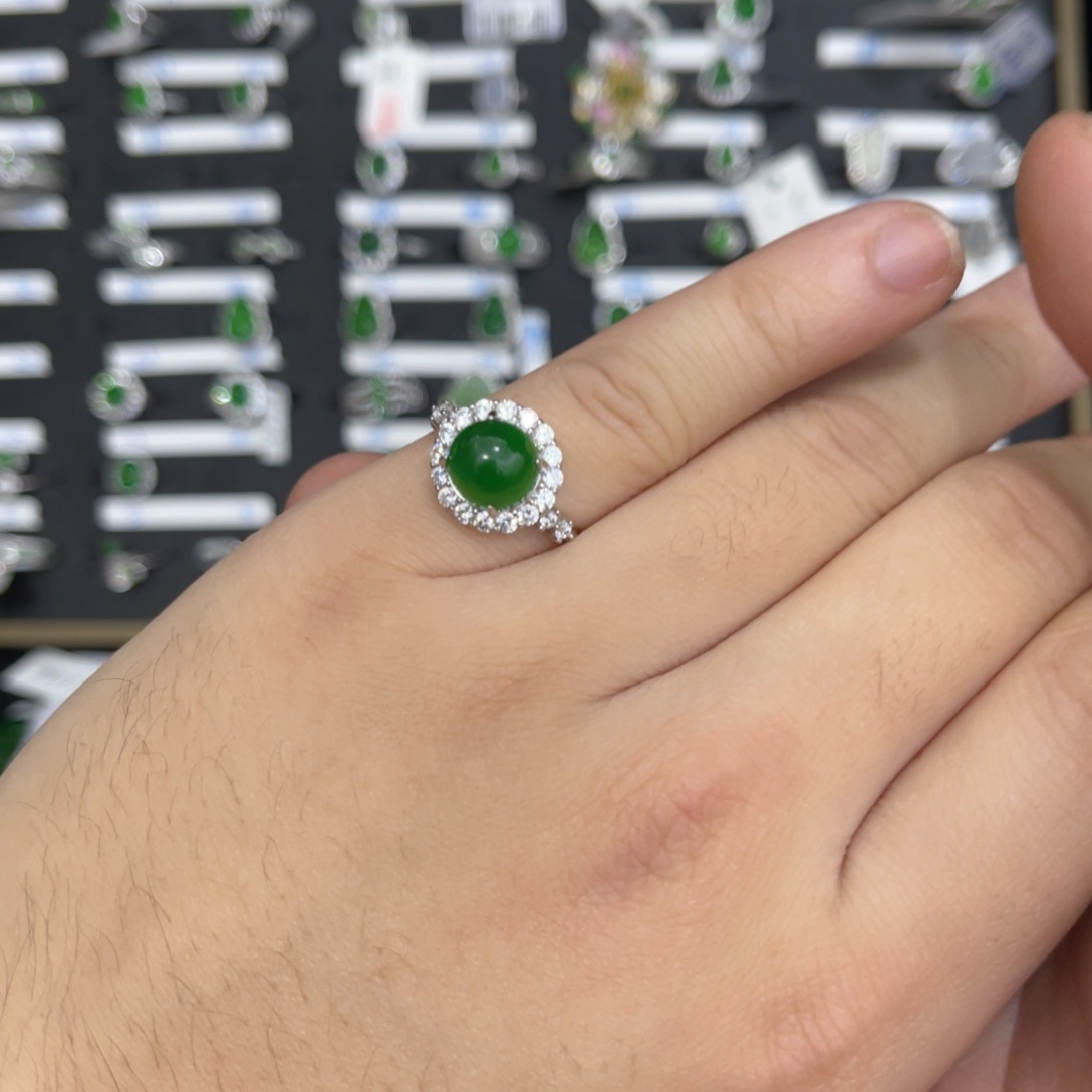 翡翠戒指银S925镶嵌翡翠戒指