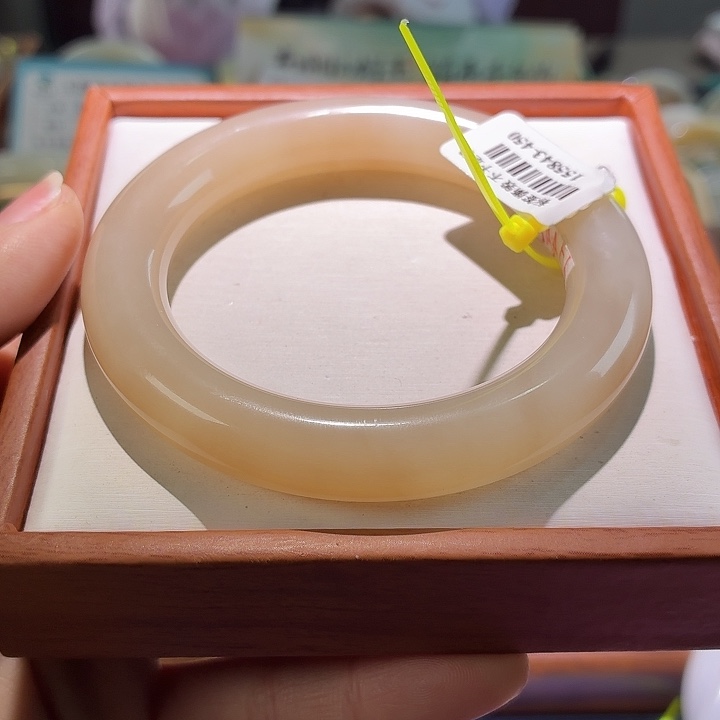 和田玉未镶嵌手镯9 56