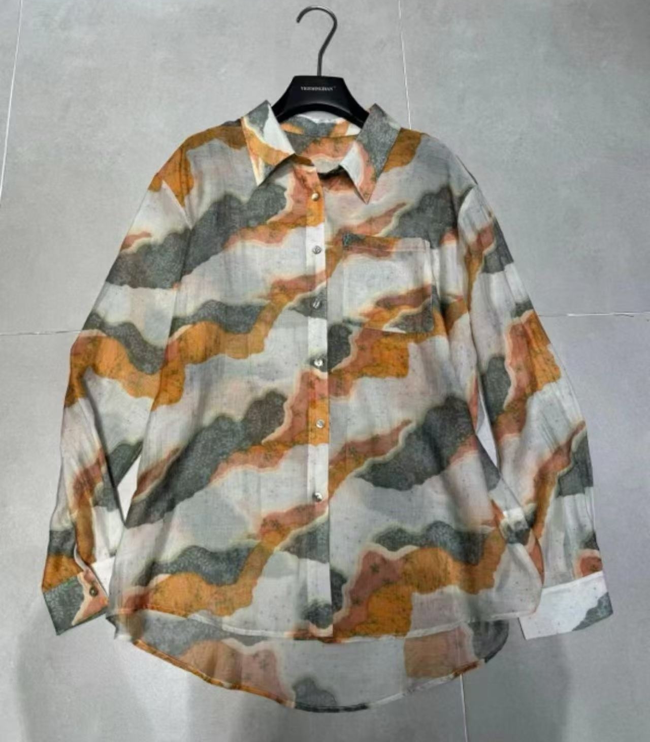 Z.X 设计款抽象印花防晒长袖衬衣 77803（B架）