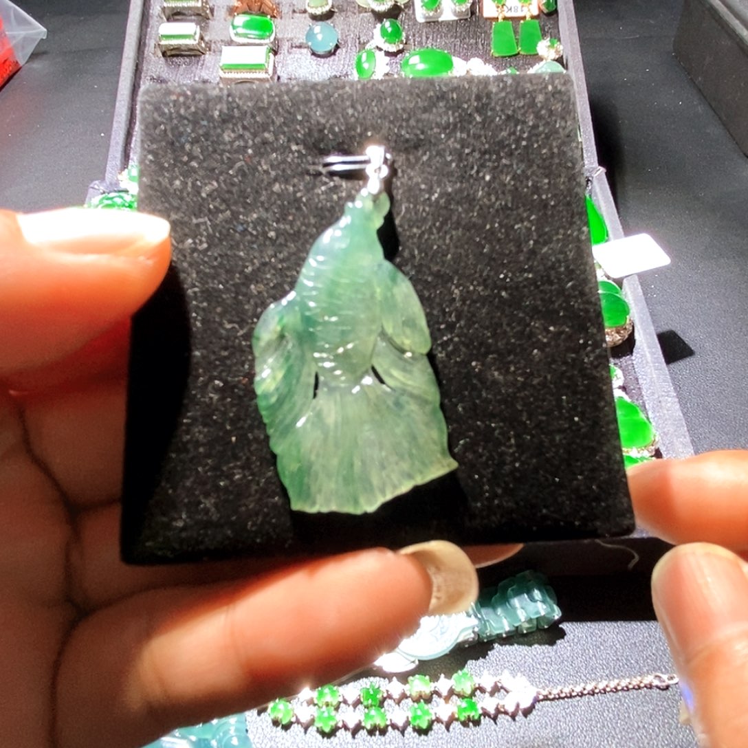 翡翠未镶嵌吊坠(赠链)A货翡翠11