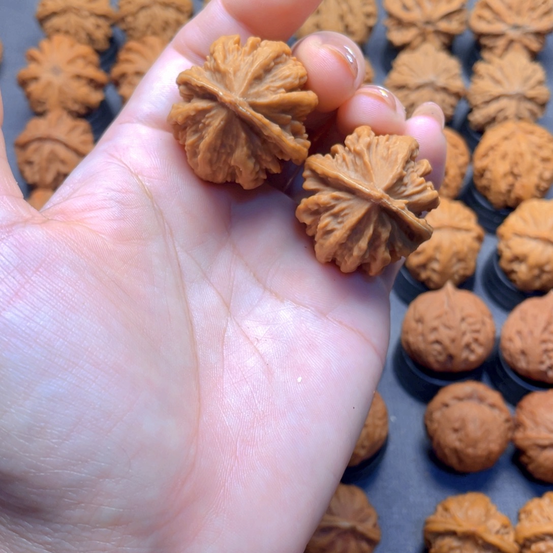 滑***芃核桃文玩把件红桃A