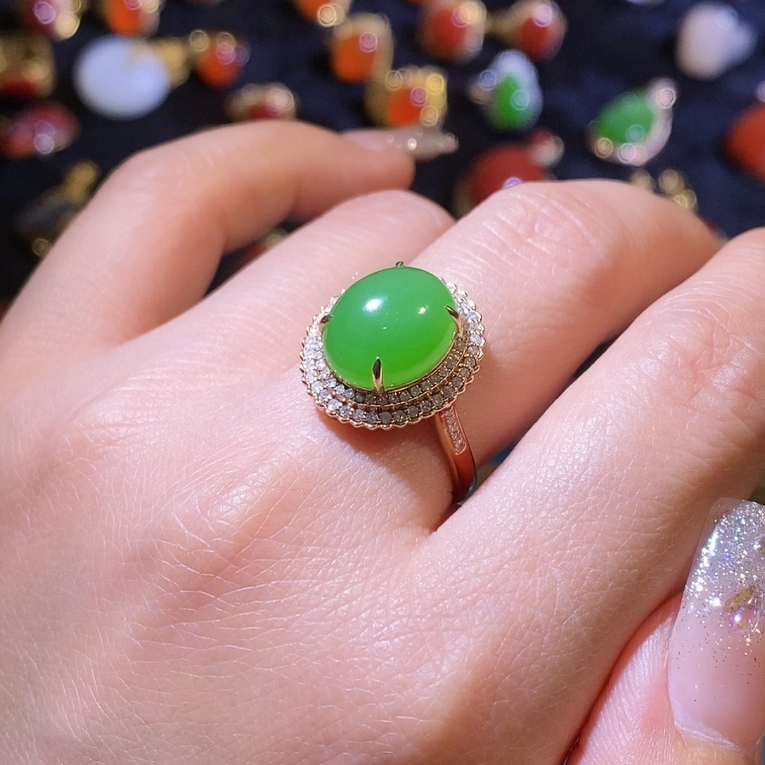 和田玉戒指18K金镶嵌