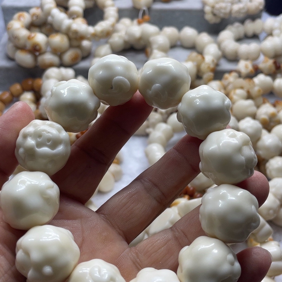莹***儿菩提根/象牙果吊坠全品象牙果羊头十二个