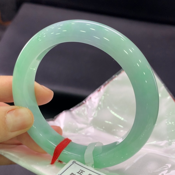 翡翠未镶嵌手镯正圈62-63