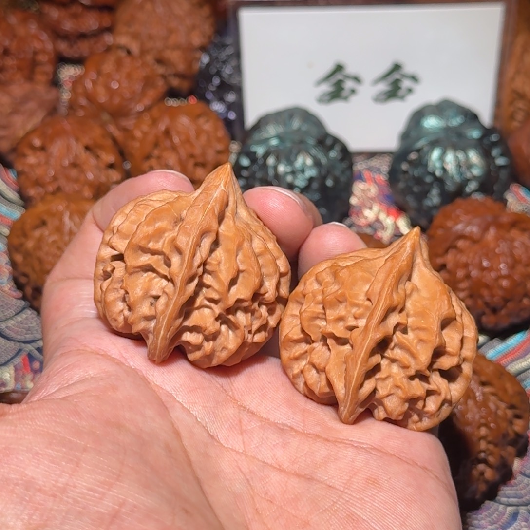 把件文玩核桃2114曹大龙，尺寸39 40 42