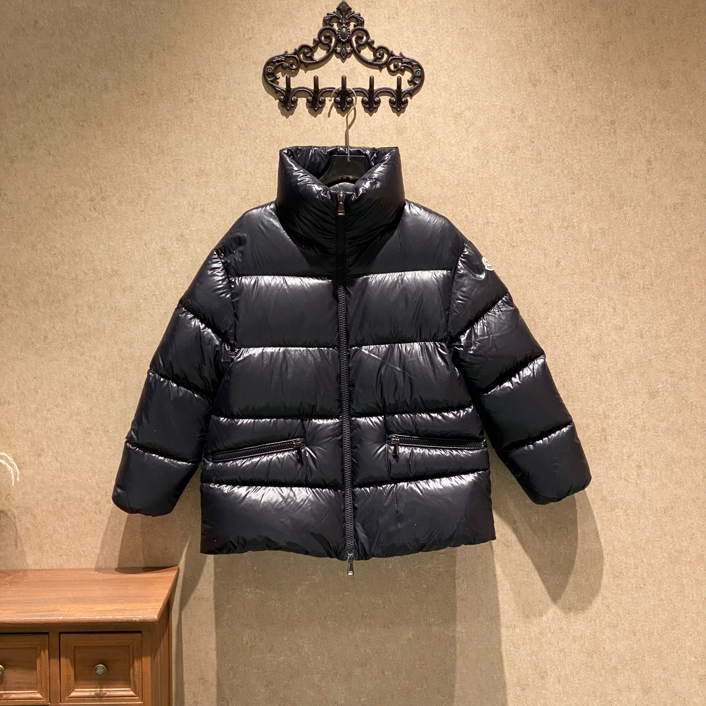 99新 MONCLER 黑色亮面刺绣徽标logo羽绒服/3码/99新/41134