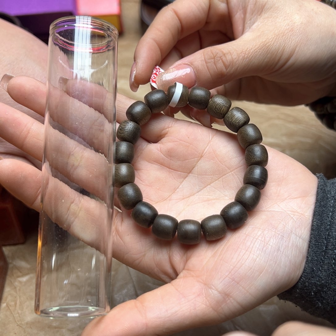 大叶紫檀（黑酸枝木类）