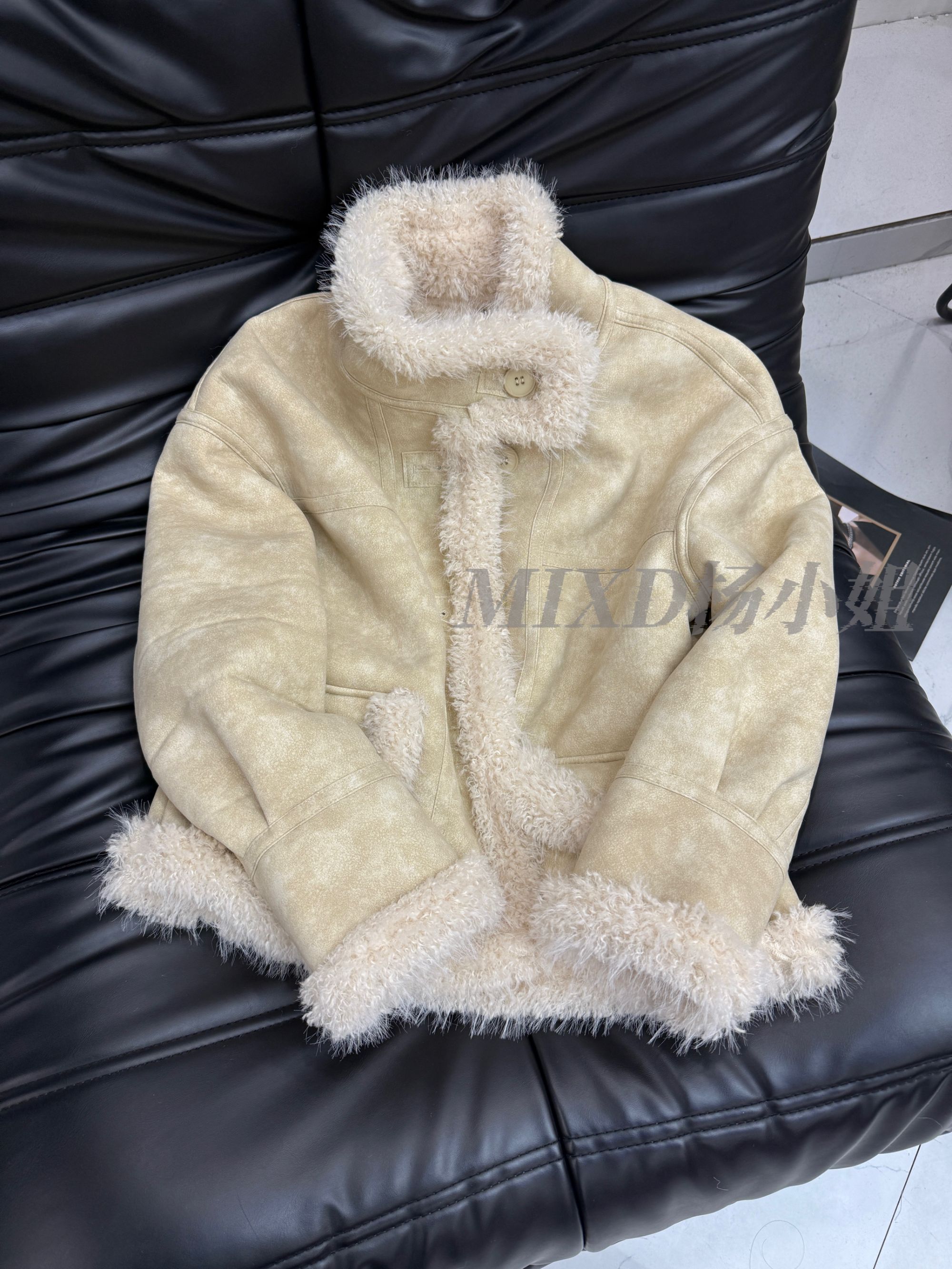 【MIXD杨小姐定制】2025冬款高级感立领复古羊卷毛皮毛一体外套