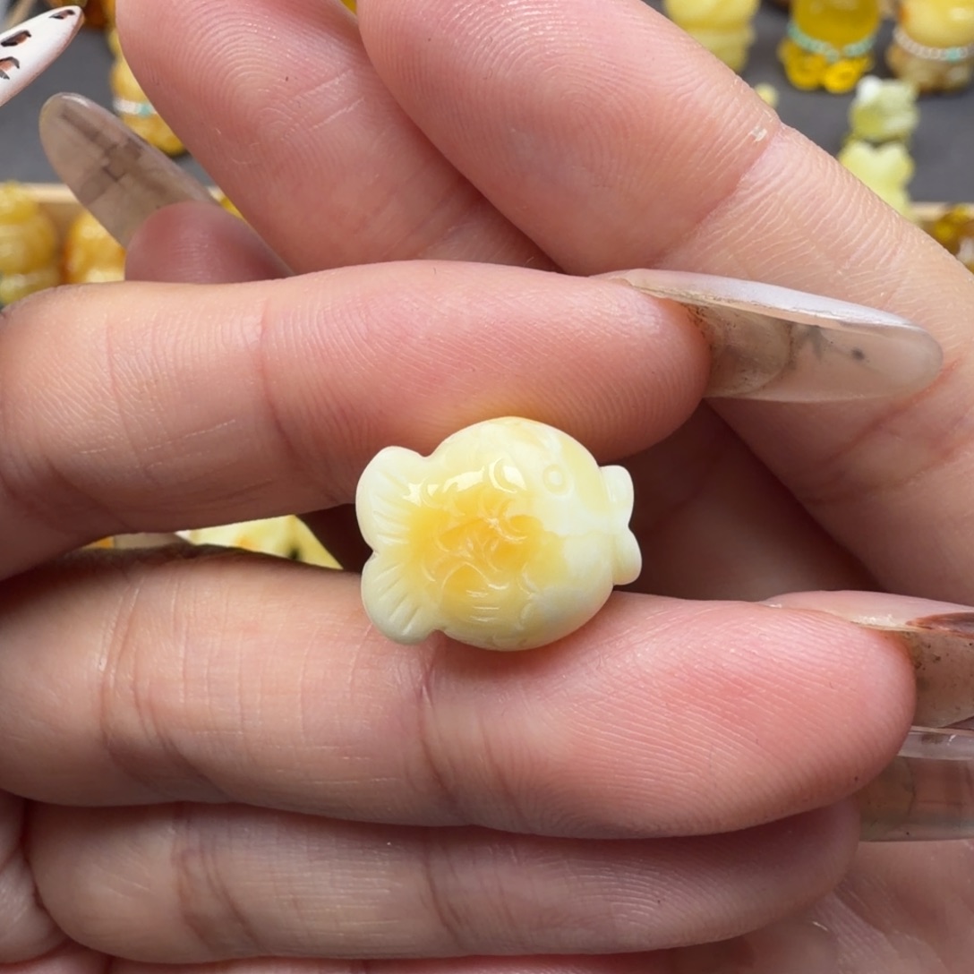 琥珀未镶嵌裸石蜜蜡