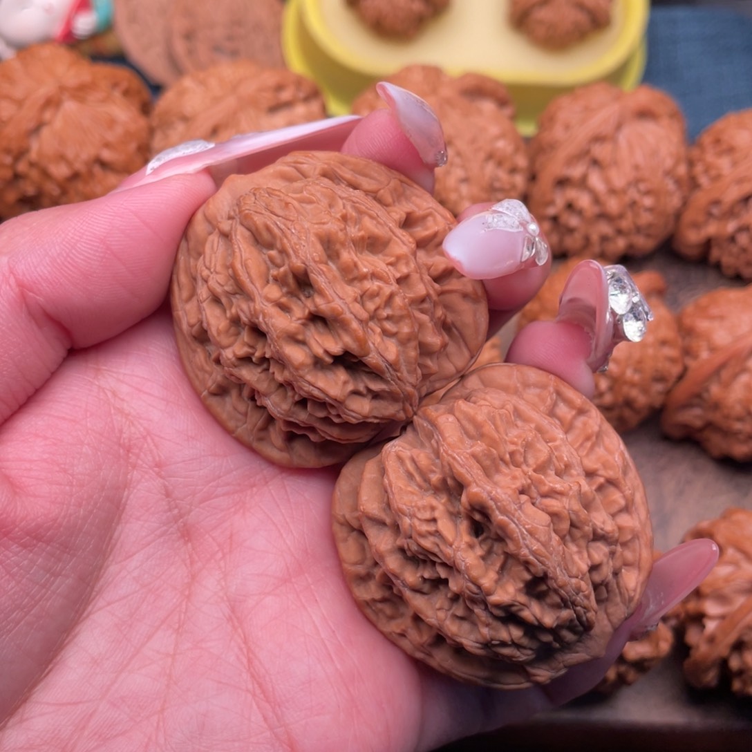 文玩核桃把件全品，精配红皮山地虎头42