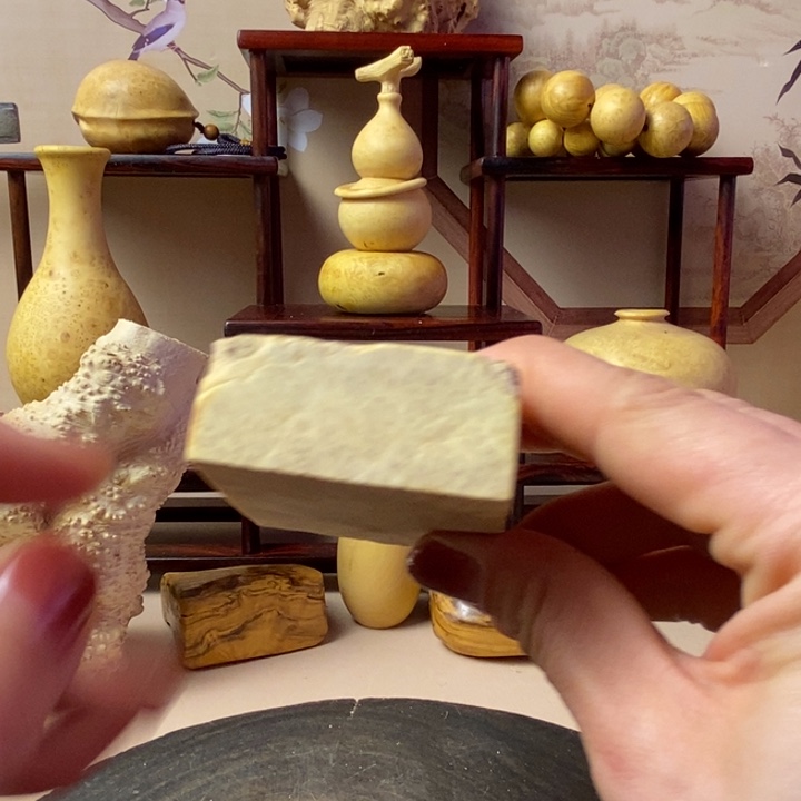 香榧木风*黄杨木手把件