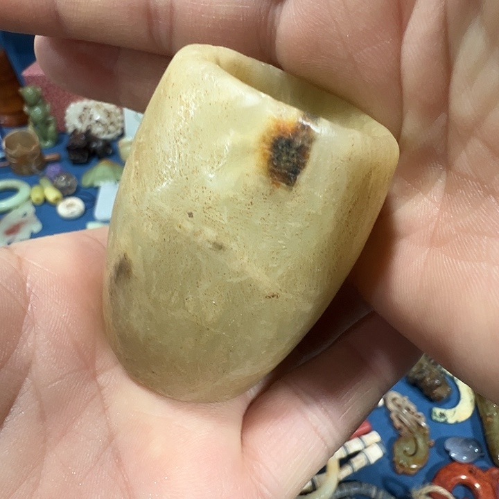 透闪石质玉未镶嵌挂件