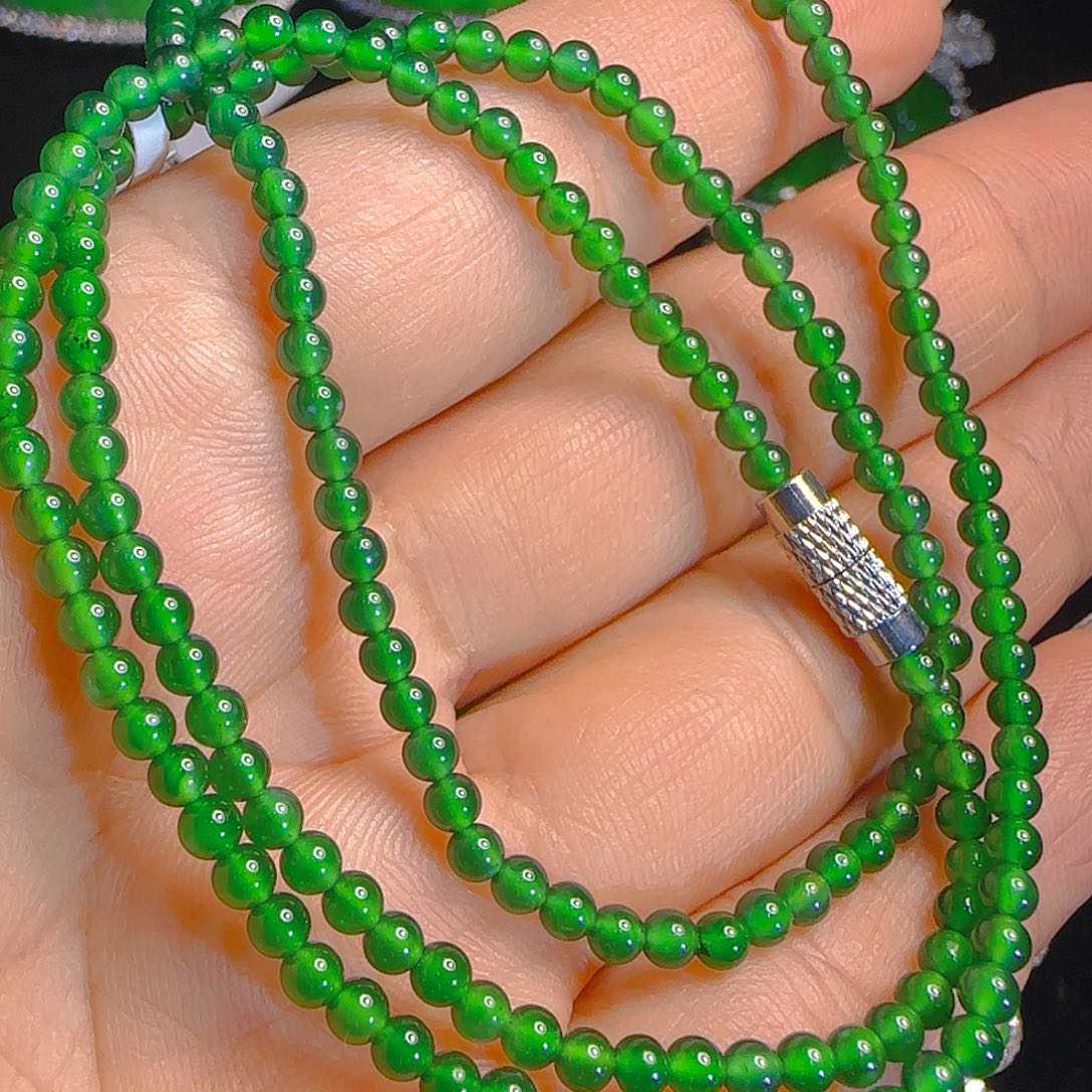 翡翠吊坠(赠链)未镶嵌