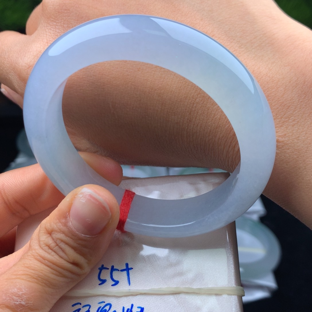 翡翠手镯未镶嵌手镯