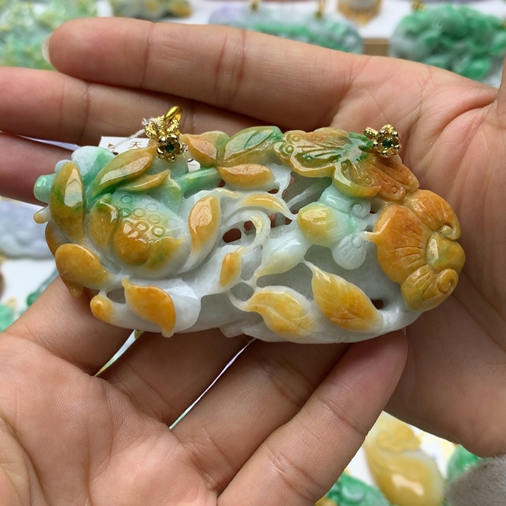 翡翠颈饰未镶嵌翡翠