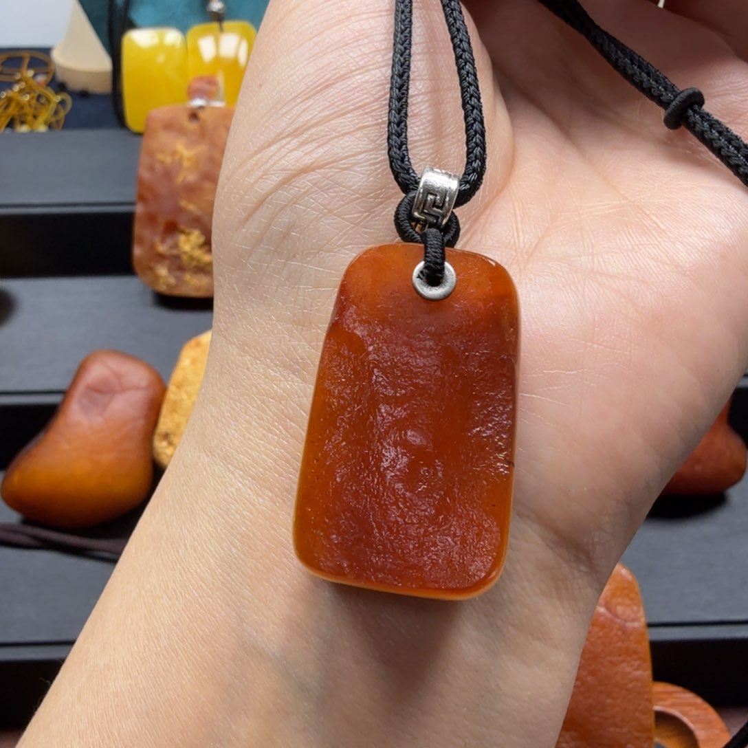 琥珀吊坠(赠链)未镶嵌