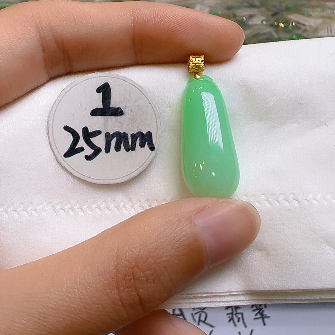 翡翠颈饰18K金镶嵌翡翠