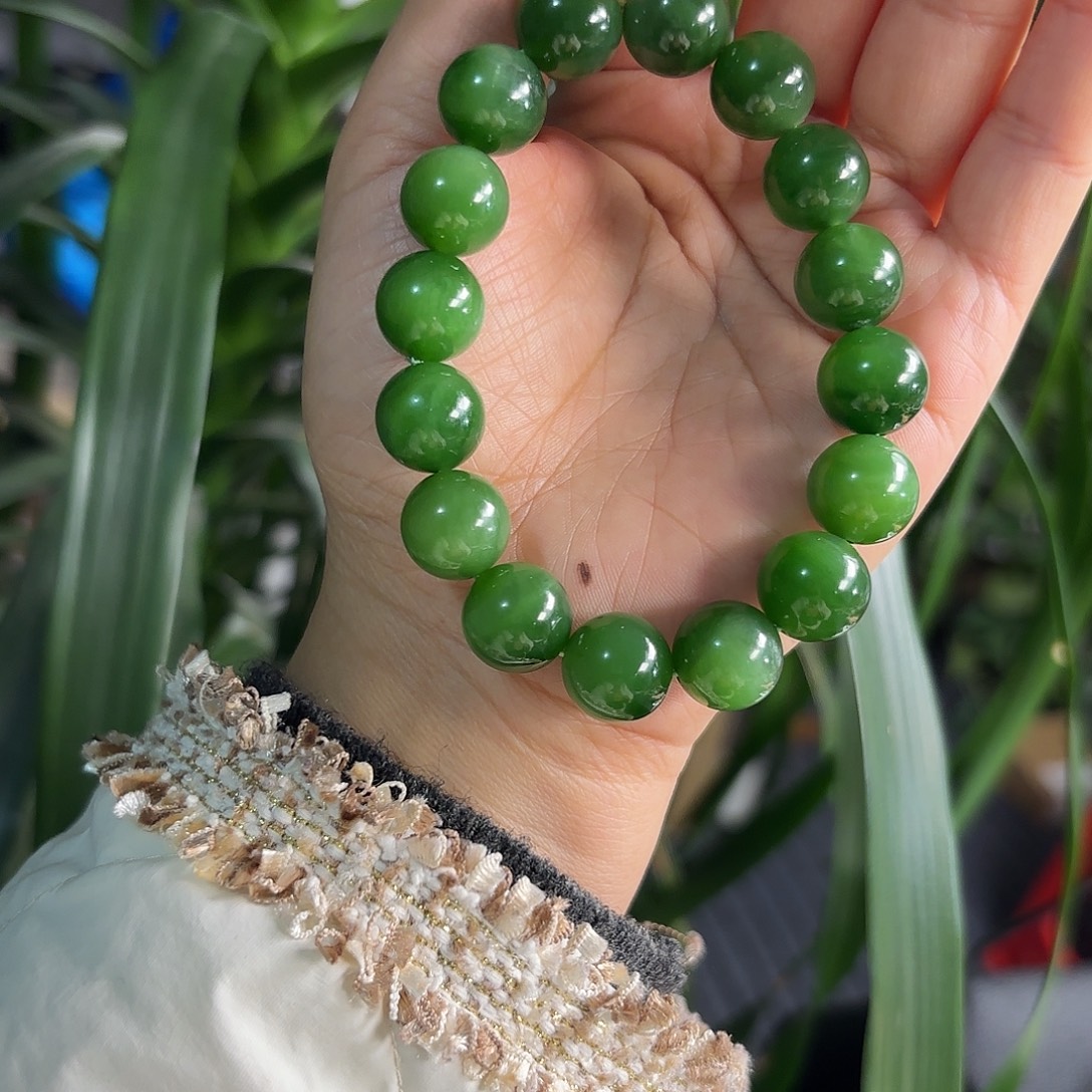 和田玉未镶嵌手串辣阳绿卡13