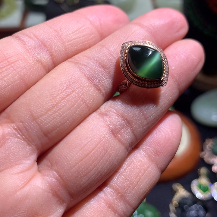 和田玉戒指18K金镶嵌