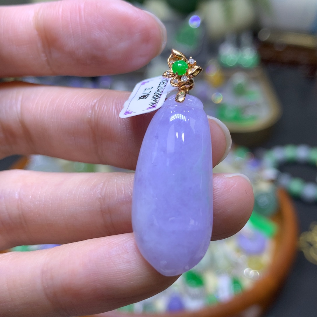 翡翠颈饰18K金镶嵌翡翠吊坠项链