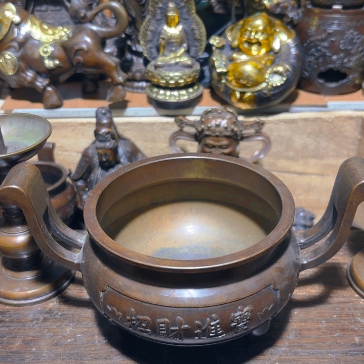 铜的。全清了。一件不留！不磨叽