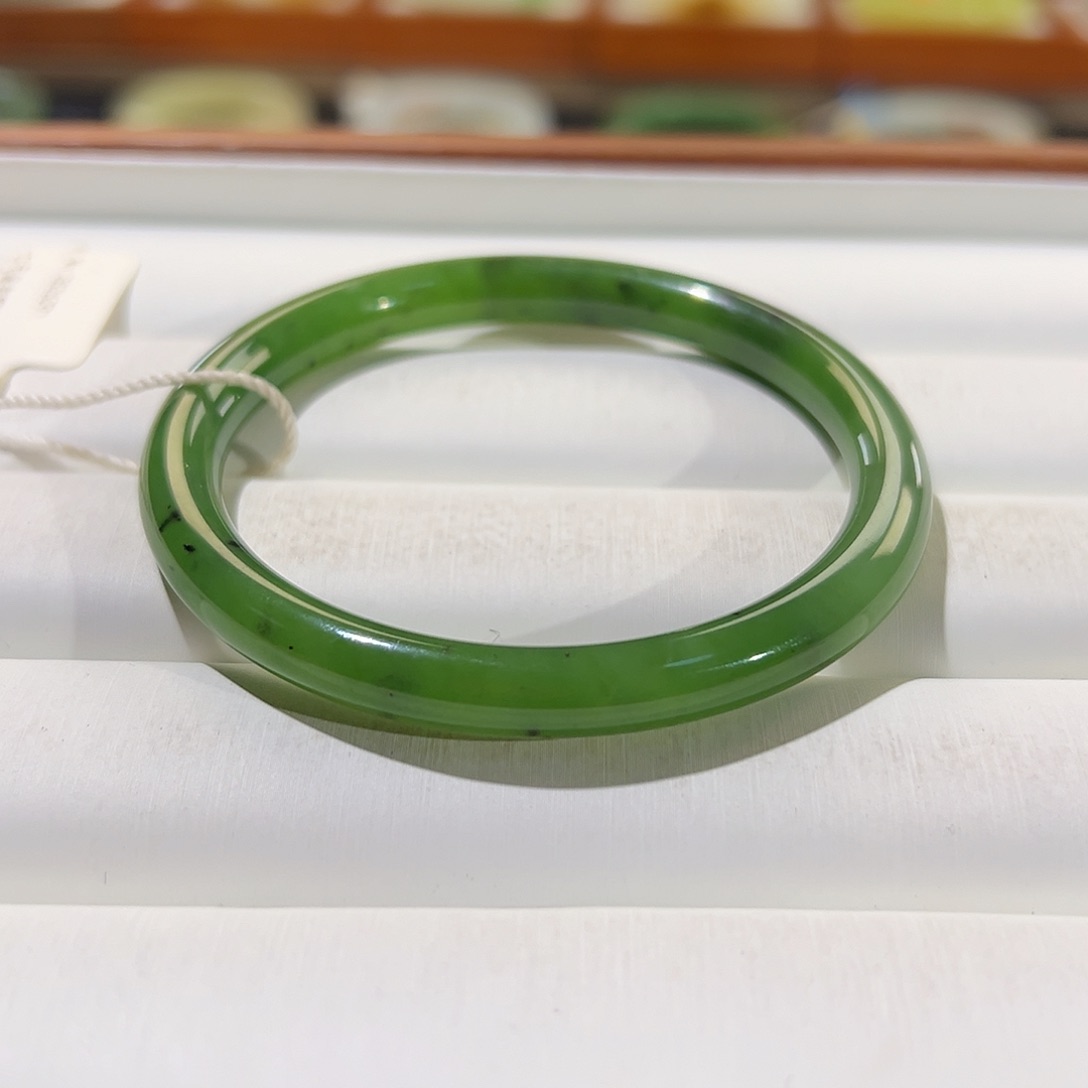 和田玉手镯未镶嵌碧玉叮当美人条