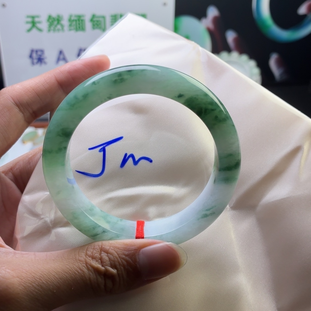 翡翠未镶嵌手镯飘花