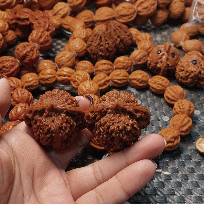 【闪购商品】文玩核桃吊坠繁*满天星