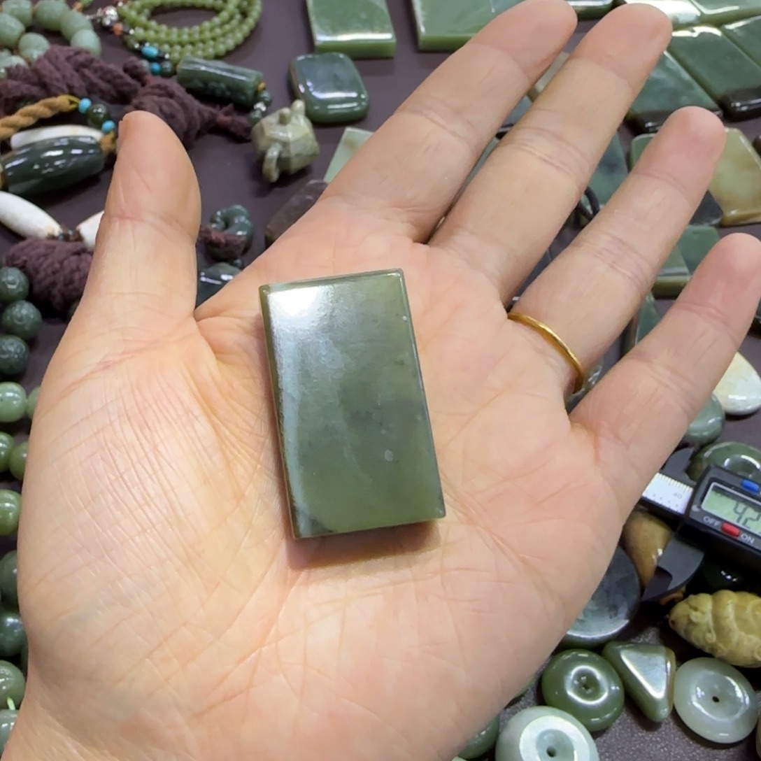 岫岩河磨玉（透闪石质玉）未镶嵌颈饰