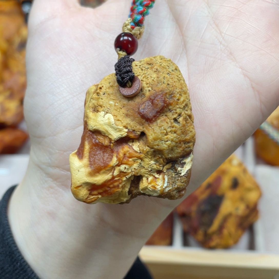 琥珀珠宝奇石未镶嵌