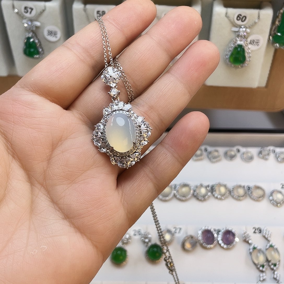 玛瑙/玉髓颈饰合金