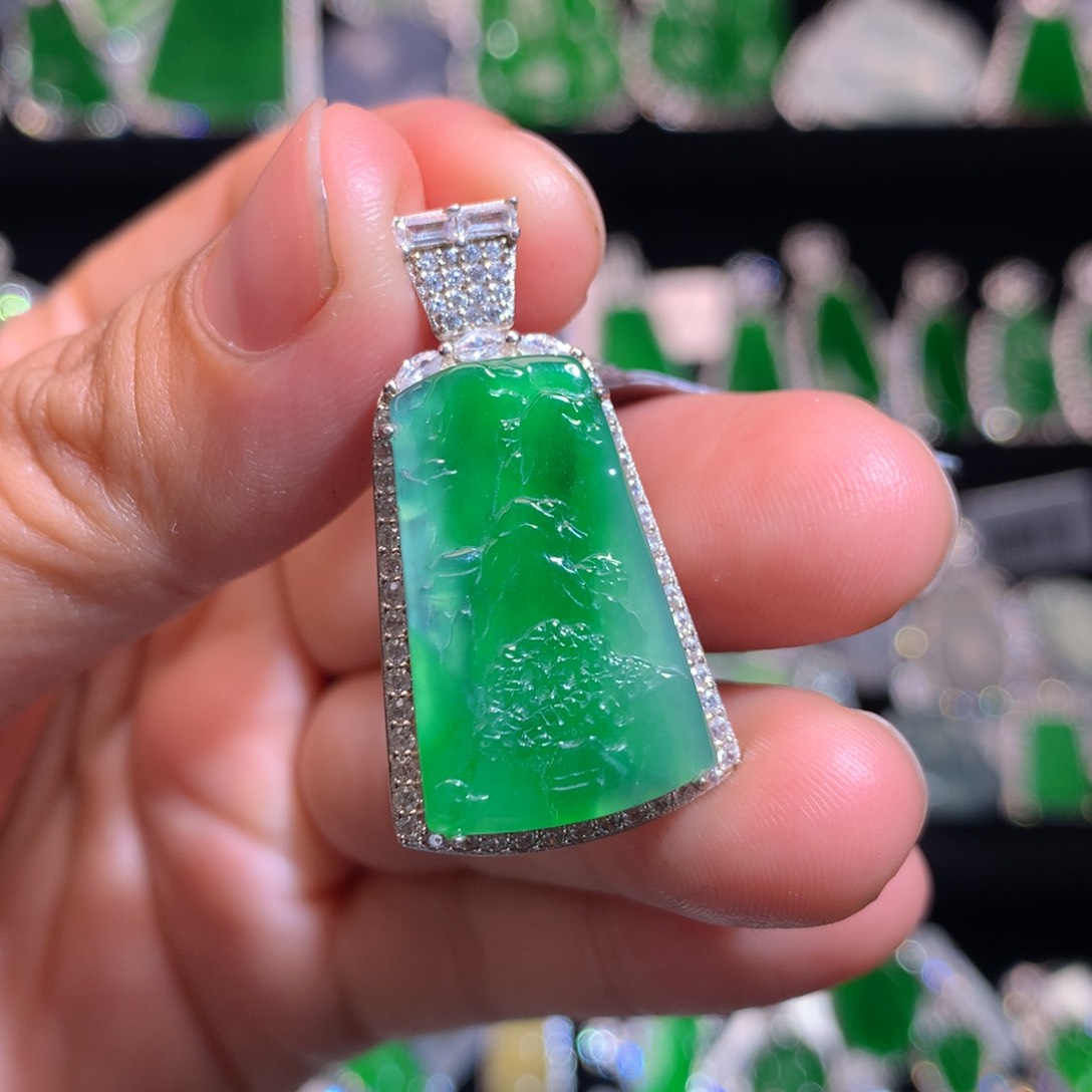 【闪购商品】颈饰银S925镶嵌翡翠天然翡翠