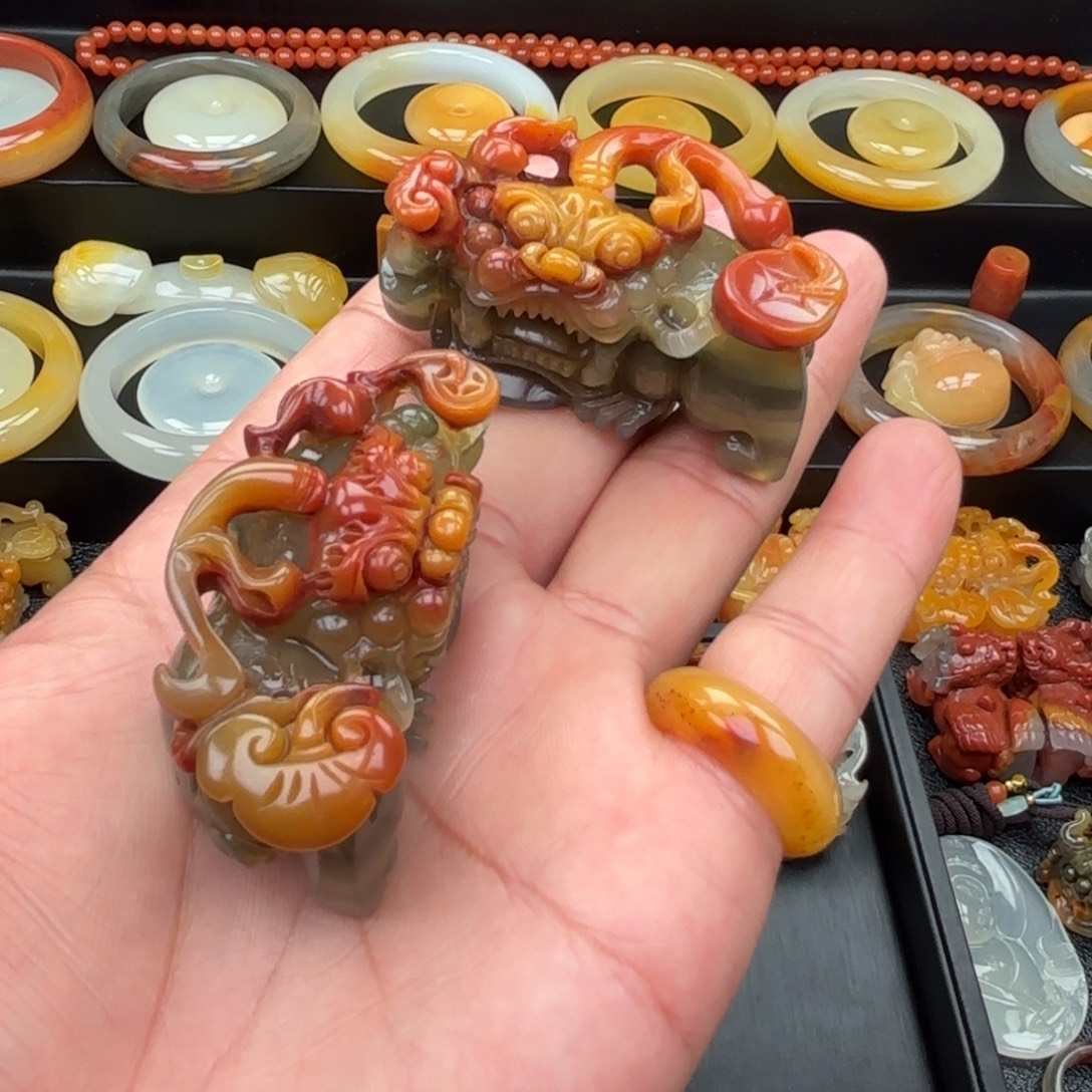 用***3石英质玉（黄龙玉）合金手镯