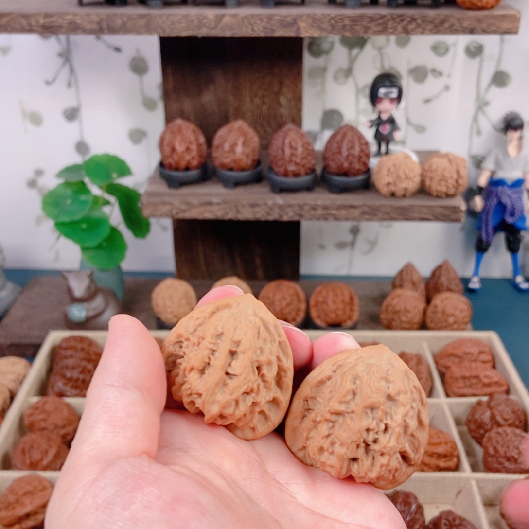 文玩核桃吊坠66¥¥梨木台